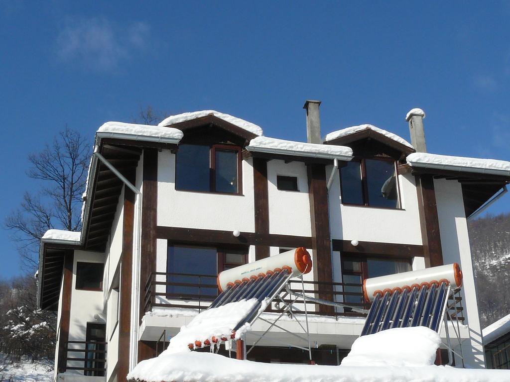House Arirang Hotel Cherni Osum Exterior photo